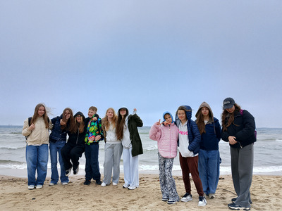  (photo)
